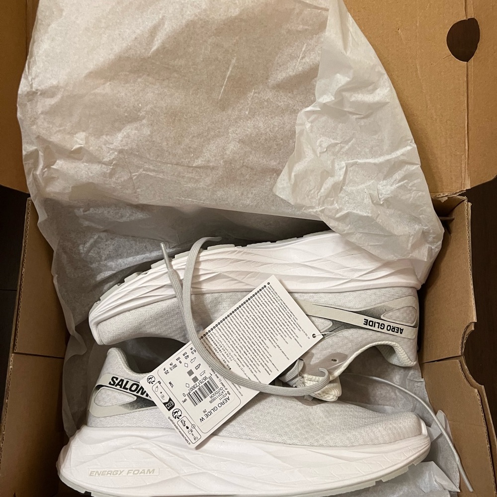 Salomon Aero Glide (Vanilla Ice / White / Lunar Rock size 8 women’s)